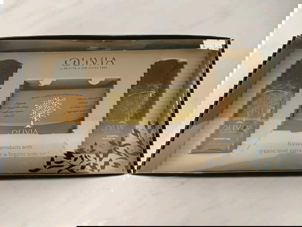 Σετ Olivia σε συσκευασίες travel size