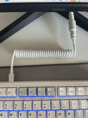 USB-C καμπυλωτό καλώδιο σαν καινούργιο