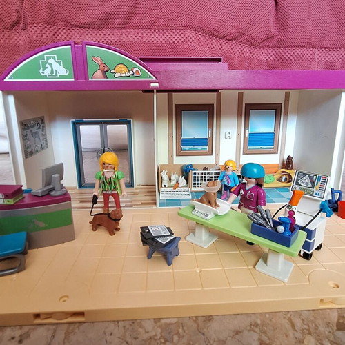 Playmobil Veterinary Clinic with figures and animals