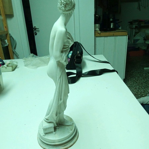 Statue of semi-nude bathing woman used, height 39cm