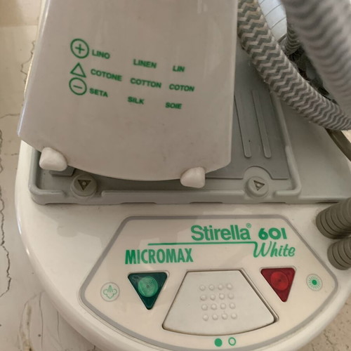 Stirella Professional Steam Iron like new, with water base and measuring cup