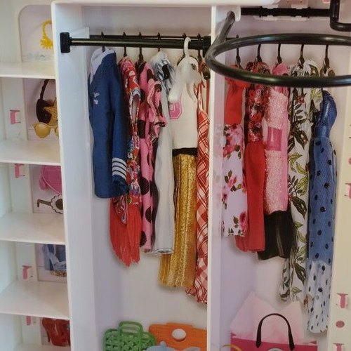 Barbie Wardrobe Case like new