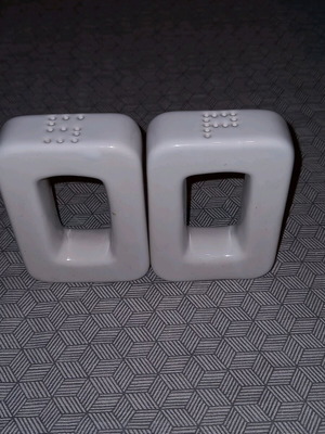 Espiel salt and pepper set ivory porcelain like new
