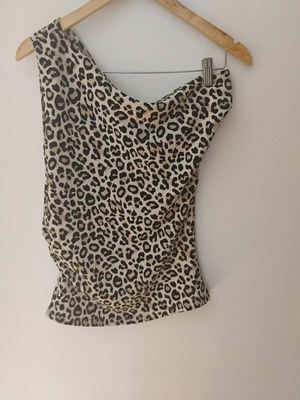 Leopard embossed top large LC Waikiki like new
