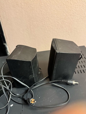 Pair of used speakers with RCA plug, black, small