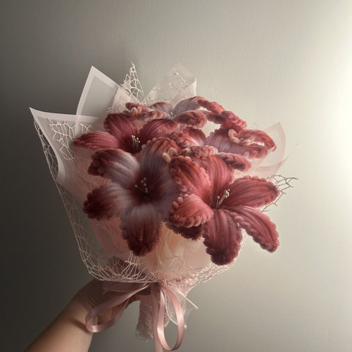 Handmade bouquet with 9 flowers like new