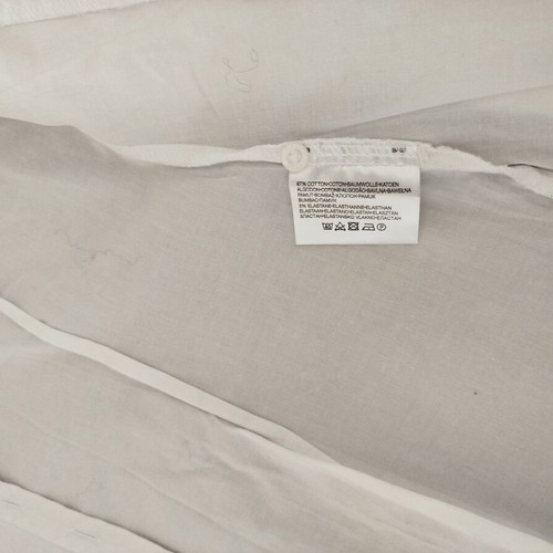 White cotton shirt like new with separated defect