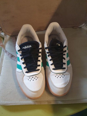 Adidas Breaknet Sleek athletic shoes new, size 39, white and green