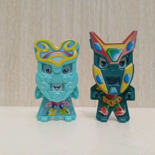 Kinder Surprise Joy transforming robot figures used set