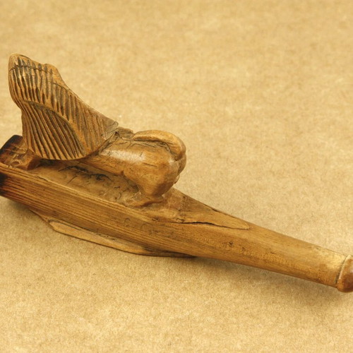 Wooden carved pipe handmade used with lion