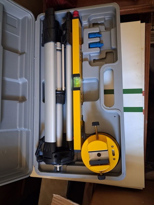 Parkside Laser 670 laser level set with tripod and carrying case