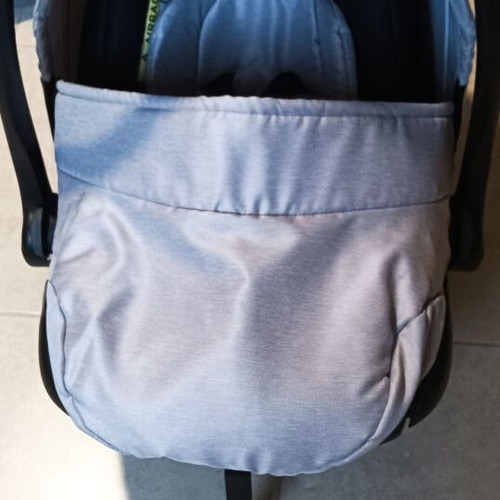 Bobostello Mars Baby Car Seat 0-13kg like new with stroller adapters