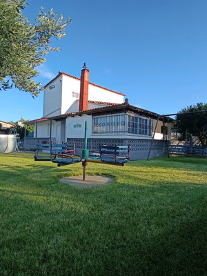 Εξοχική μονοκατοικία 100 τ.μ. στον Πύργο με 4 υπνοδωμάτια και πισίνα