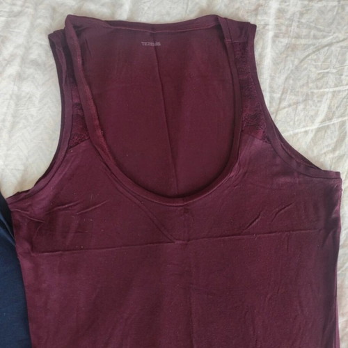 Tezenis tank tops 2 pieces like new, dark blue and burgundy
