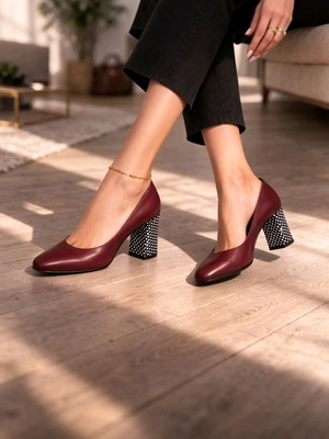 Evangelia Drosi leather pumps like new, burgundy with polka dot heel size 40