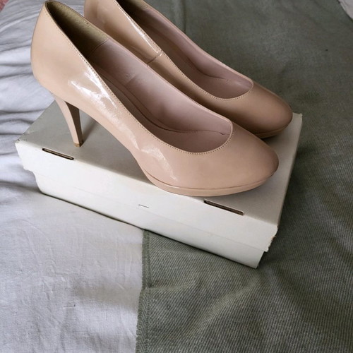 Stefania pumps new, size 40, beige, 8 cm heel