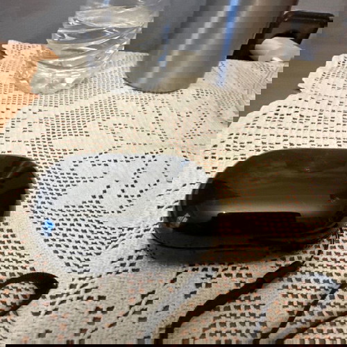 Слушалки леко използвани в калъфа си