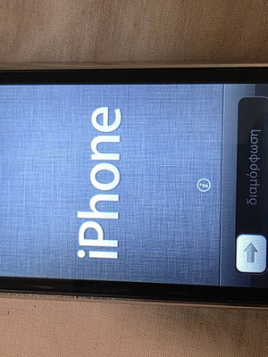 iPhone 3GS 32GB like new with Speck case