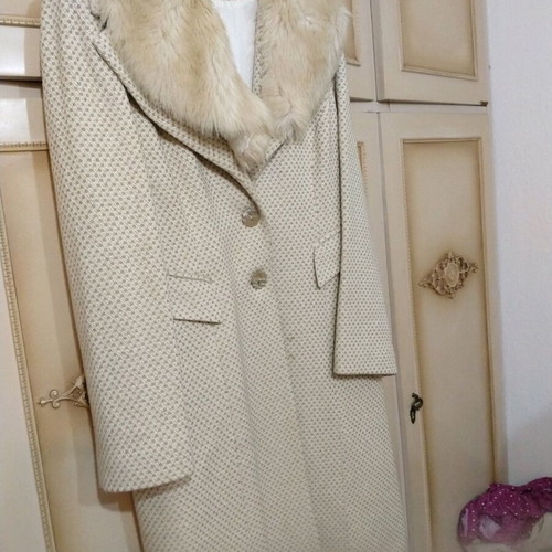 Vagias coat new with fur collar, size 54