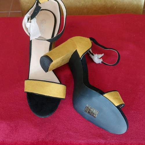GOGO women's sandals new, size 40, mustard color, 10 cm heel
