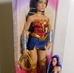 Wonder Woman κούκλα καινούργια με ελαφρώς ταλαιπωρημένη συσκευασία