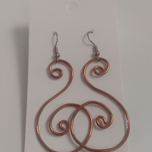 Copper earrings like new, dangle style