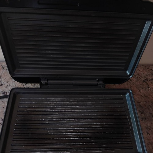 Digi 0.1 sandwich maker used with non-stick ridged plates
