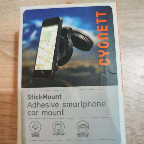 Car phone mount new, sealed in box