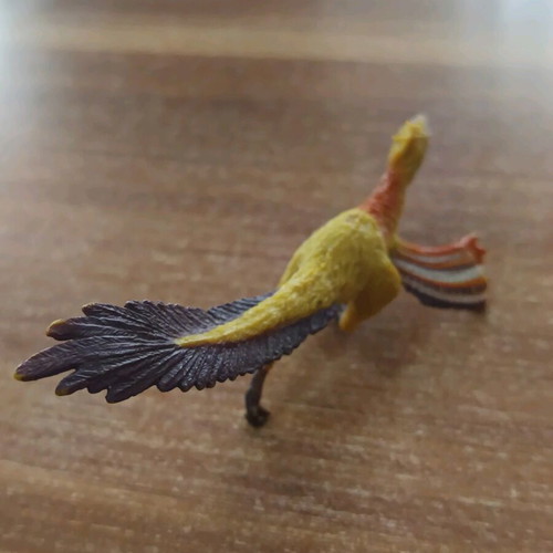 Hesperonychus elizabethae figure rare 10cm length like new