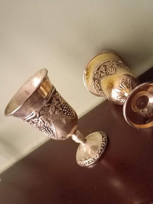 Decorative glasses used