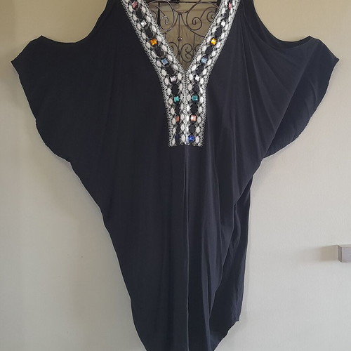 OFF-SHOULDER KAFTAN WITH LACE AND ITALIAN STONES