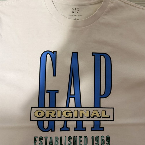 Gap men's t-shirt like new, medium, white and blue