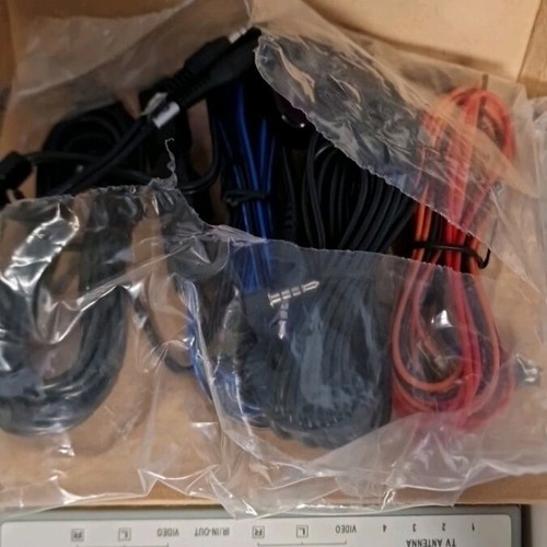 Audiomedia AMV232T Car TV Receiver like new, missing remote