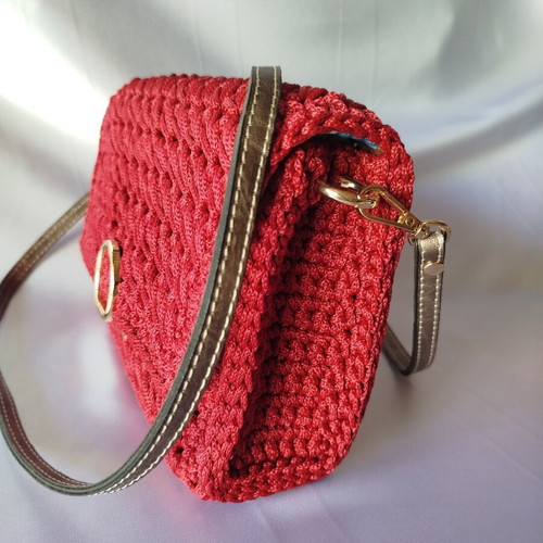 Crossbody bag new, burgundy, knitted with leather strap