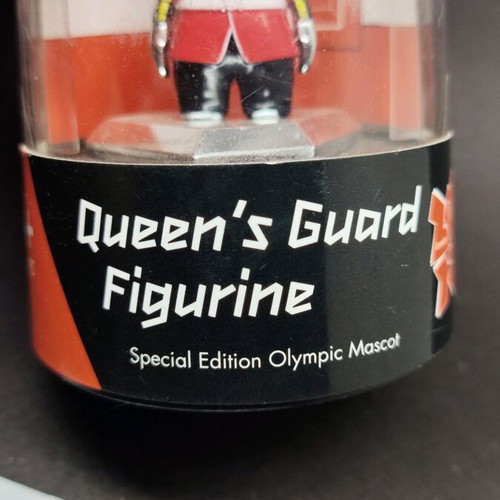 Wenlock Queen´s Guard Figurine like new, collectible London 2012 Olympic Mascot