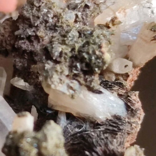 Epidote-Quartz-Magnetite New Greek Mineral