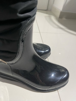 Γαλότσα Burberry μαύρη σαν καινούργια, μέγεθος 37