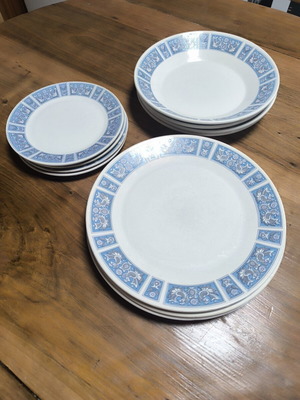 Keramikos vintage set of 12 ceramic plates with blue folk motif