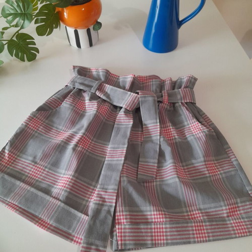 Kids' evaze shorts new, gray with pink check, size 128 cm