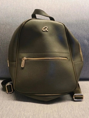 Axel Elza women's olive backpack used