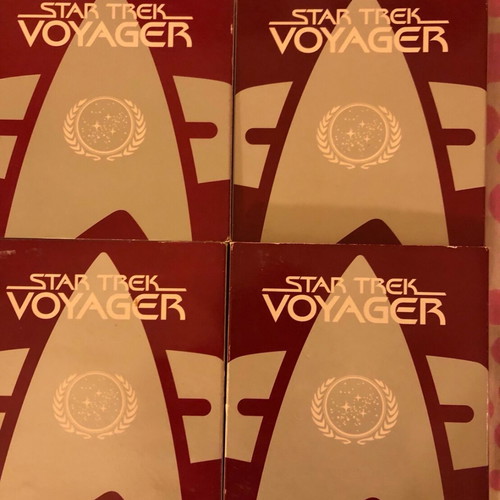 Star Trek Voyager season 1 like new, missing 2 DVDs