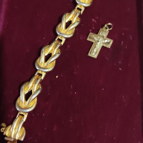 Gold-plated bracelet used with cross gift set