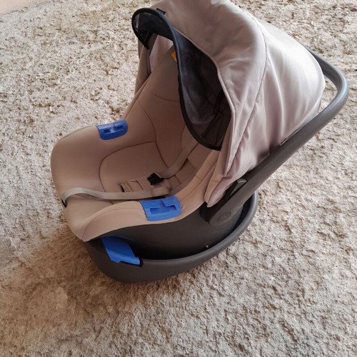 Chicco baby car seat like new
