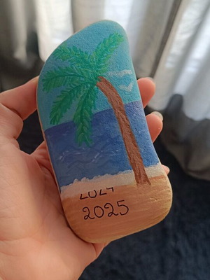 Painted stone new with acrylic colors