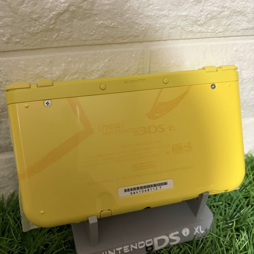 Nintendo 3DS XL Pikachu Edition console