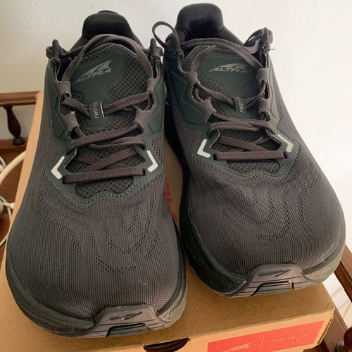Altra athletic shoes size 44, black