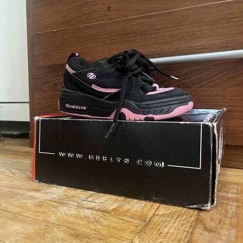 Heelys children's shoes new, sizes 32, 33, 35