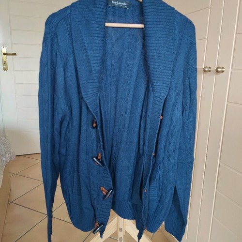 Guy Laroche men's knitted cardigan blue like new, size XXL