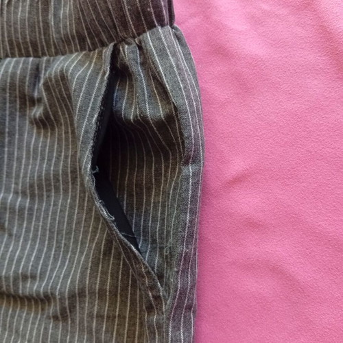 Shein striped casual shorts large, like new, dark gray with white stripes