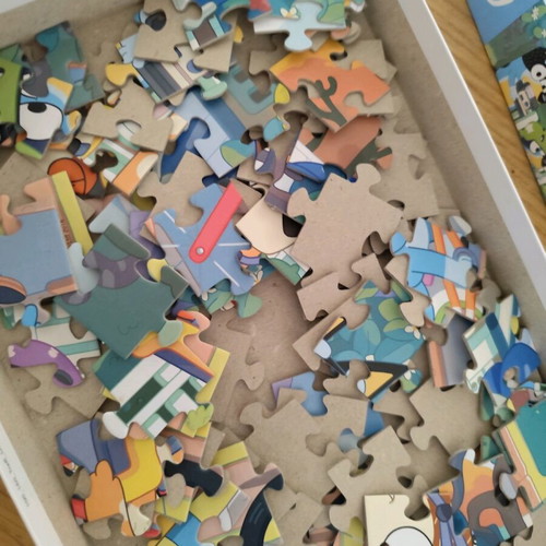 Bluey Puzzle Trefi 100 pieces like new